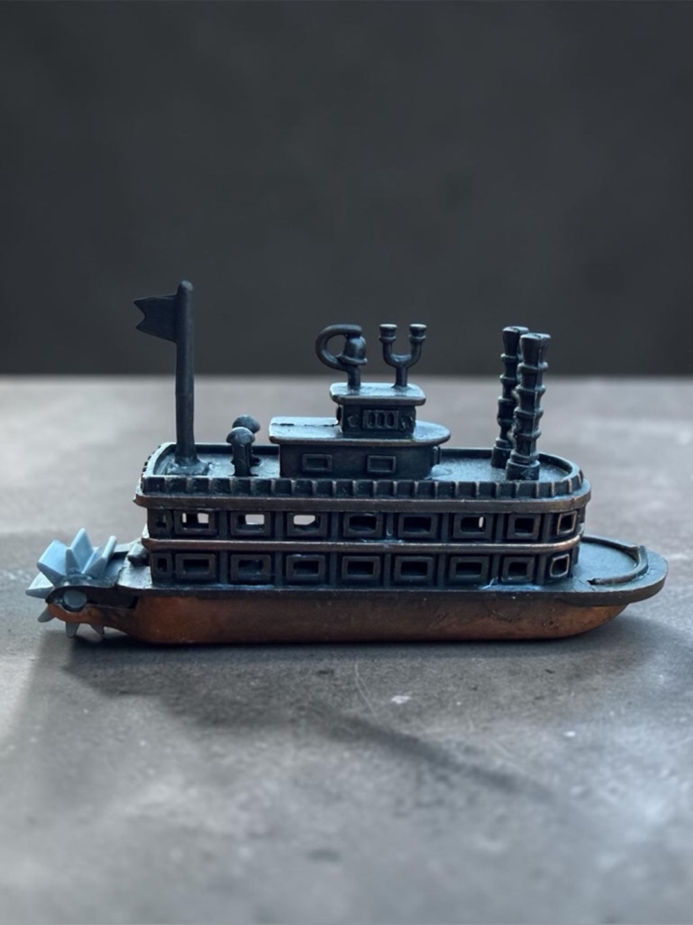 VTG ANTIQUE FINISH DIE CAST METAL STEAMBOAT PADDLE WHEEL PENCIL SHARPENER